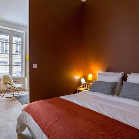 Patchwork - Location Meuble T2 - Lyon 2 Apartment *